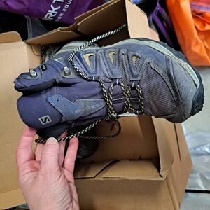 Salomon Womens Hiking Shoes Size 7